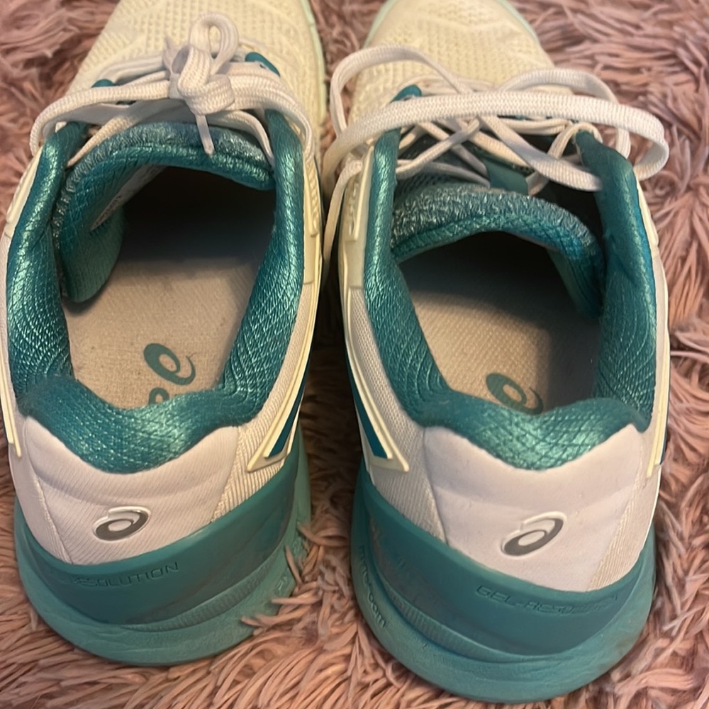 ASICS shoes - Picture 3 of 4